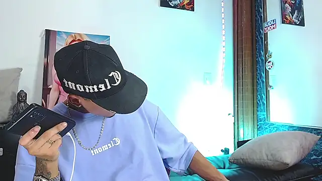 Liam lee online show from November 23, 2025, 1:55 pm