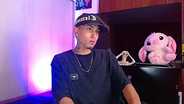 Liam lee online show from December 5, 2025, 4:25 pm