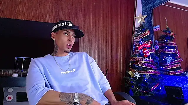 Snapshot of Liam_lee chatting on December 18, 2025, 5:08 pm Liam lee online show from December 18, 2025, 5:08 pm