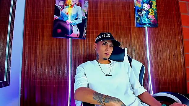 Snapshot of Liam_lee chatting on February 5, 2026, 8:57 pm Liam lee online show from February 5, 2026, 8:57 pm