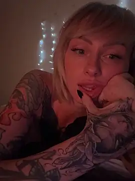 haileyhope  online show from October 26, 2025, 9:42 pm