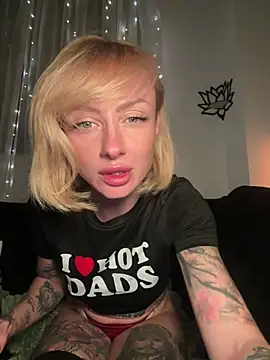 haileyhope  online show from April 10, 2026, 8:35 pm