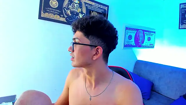 Snapshot of TylerWhite_ chatting on January 7, 2025, 8:56 am TylerWhite online show from January 7, 2025, 8:56 am