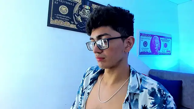 Snapshot of TylerWhite_ chatting on January 11, 2025, 6:24 am TylerWhite online show from January 11, 2025, 6:24 am