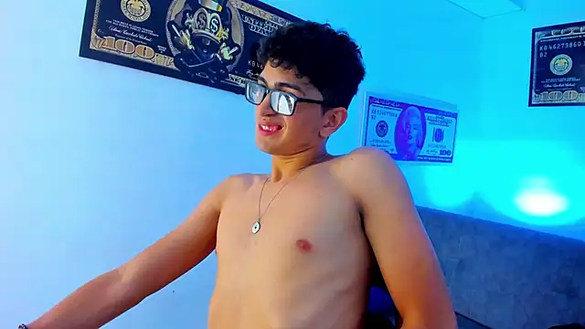 Snapshot of TylerWhite_ chatting on January 12, 2025, 6:28 am TylerWhite online show from January 12, 2025, 6:28 am