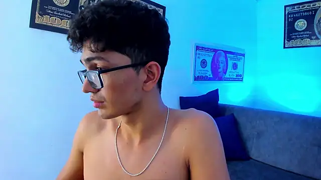 Snapshot of TylerWhite_ chatting on January 13, 2025, 9:41 am TylerWhite online show from January 13, 2025, 9:41 am
