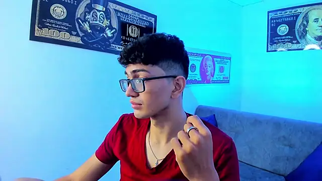 Snapshot of TylerWhite_ chatting on January 15, 2025, 3:00 am TylerWhite online show from January 15, 2025, 3:00 am