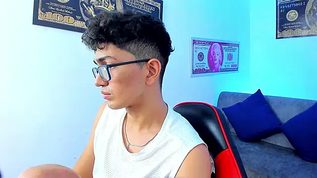 Snapshot of TylerWhite_ chatting on January 19, 2025, 9:11 am TylerWhite online show from January 19, 2025, 9:11 am