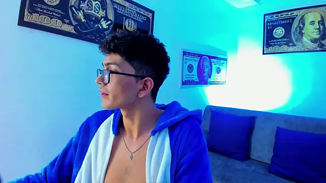 Snapshot of TylerWhite_ chatting on January 24, 2025, 6:35 am TylerWhite online show from January 24, 2025, 6:35 am