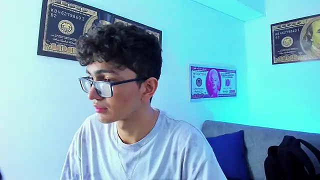 Snapshot of TylerWhite_ chatting on February 4, 2025, 10:00 am TylerWhite online show from February 4, 2025, 10:00 am