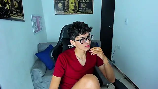 Snapshot of TylerWhite_ chatting on February 7, 2025, 3:01 am TylerWhite online show from February 7, 2025, 3:01 am
