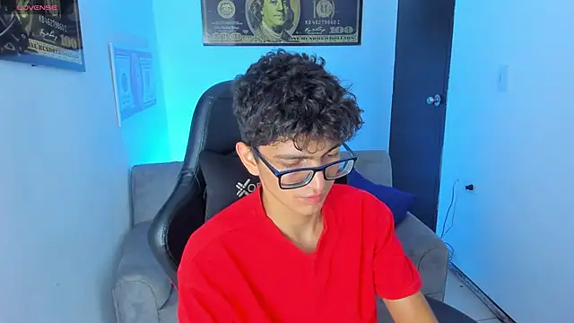 Snapshot of TylerWhite_ chatting on February 15, 2025, 2:47 am TylerWhite online show from February 15, 2025, 2:47 am