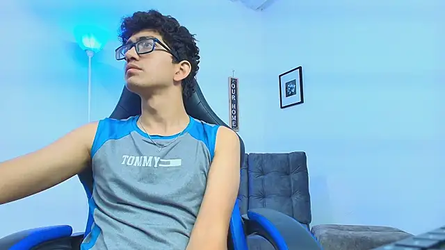 Snapshot of TylerWhite_ chatting on September 9, 2025, 4:34 am TylerWhite online show from September 9, 2025, 4:34 am