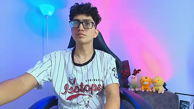 TylerWhite  online show from December 14, 2025, 3:45 am