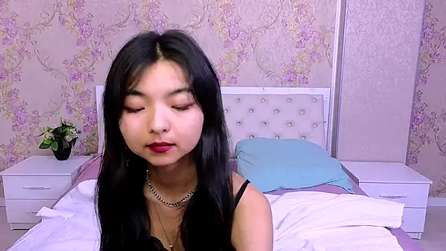 Snapshot of Shy_Kira chatting on December 2, 2024, 3:36 pm Shy Kira online show from December 2, 2024, 3:36 pm