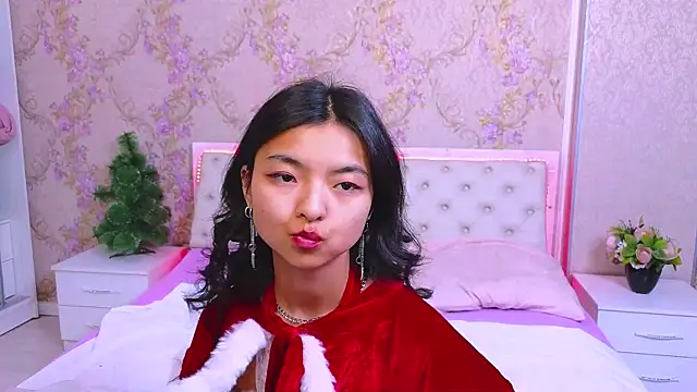 Snapshot of Shy_Kira chatting on December 14, 2024, 6:30 pm Shy Kira online show from December 14, 2024, 6:30 pm