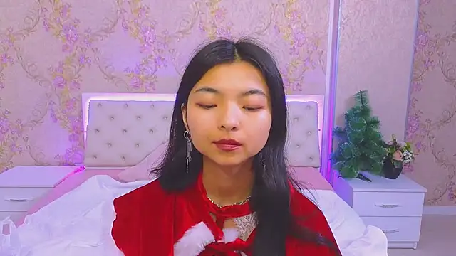 Snapshot of Shy_Kira chatting on December 21, 2024, 6:34 pm Shy Kira online show from December 21, 2024, 6:34 pm