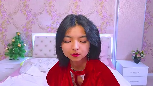 Snapshot of Shy_Kira chatting on December 23, 2024, 3:33 pm Shy Kira online show from December 23, 2024, 3:33 pm