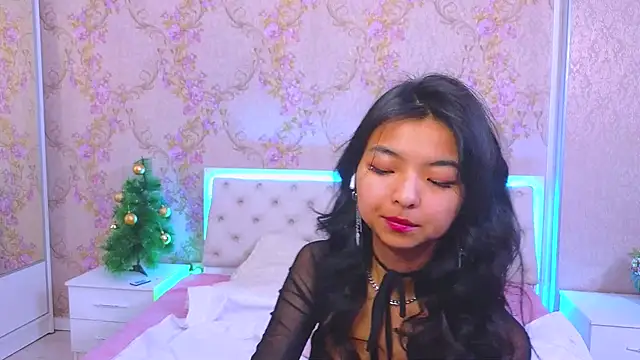 Snapshot of Shy_Kira chatting on December 24, 2024, 3:37 pm Shy Kira online show from December 24, 2024, 3:37 pm