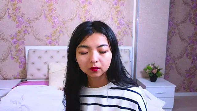 Snapshot of Shy_Kira chatting on January 24, 2025, 12:31 pm Shy Kira online show from January 24, 2025, 12:31 pm