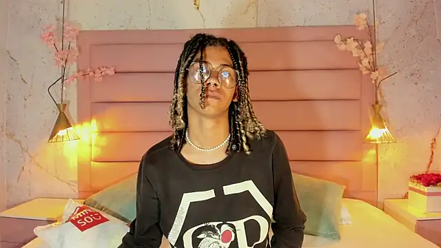 Maxim-Walker online show from September 26, 2025, 2:48 am