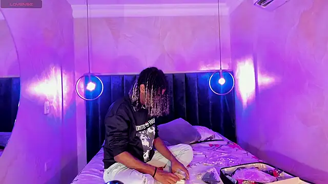 Maxim-Walker online show from September 28, 2025, 2:39 am