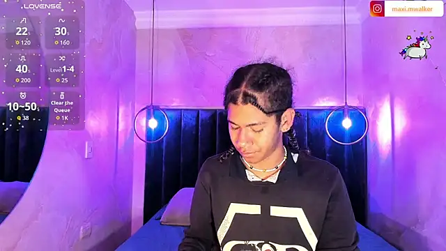 Maxim-Walker online show from October 22, 2025, 3:18 am