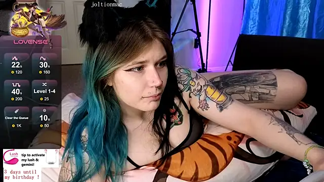 Snapshot of joltionmacc chatting on February 17, 2025, 6:15 pm joltionmacc online show from February 17, 2025, 6:15 pm