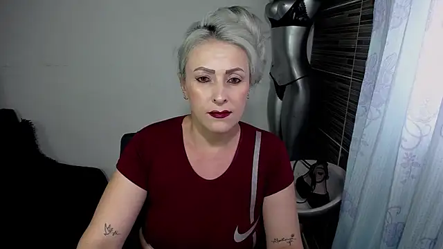 Emma Rizzoo online show from May 12, 2026, 8:17 pm