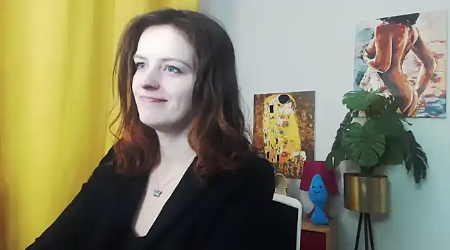 Snapshot of juicyNadine chatting on December 17, 2024, 6:24 am juicyNadine online show from December 17, 2024, 6:24 am