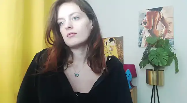 Snapshot of juicyNadine chatting on January 15, 2025, 9:24 am juicyNadine online show from January 15, 2025, 9:24 am