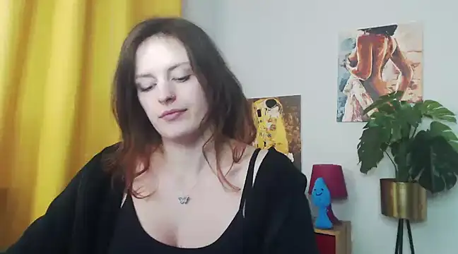 Snapshot of juicyNadine chatting on January 22, 2025, 12:27 pm juicyNadine online show from January 22, 2025, 12:27 pm