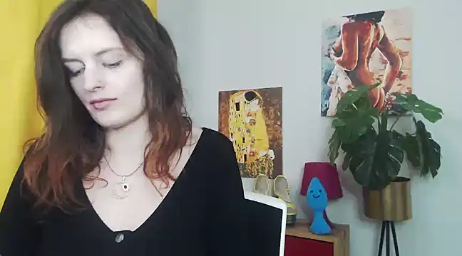 Snapshot of juicyNadine chatting on March 15, 2025, 10:35 am juicyNadine online show from March 15, 2025, 10:35 am