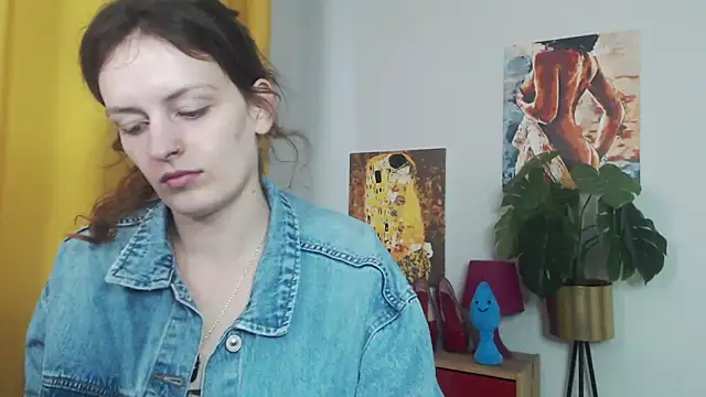 Snapshot of juicyNadine chatting on September 10, 2025, 4:45 am juicyNadine online show from September 10, 2025, 4:45 am