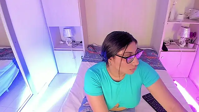 Snapshot of CANDYGABYY chatting on March 3, 2026, 8:04 pm CANDYGABYY online show from March 3, 2026, 8:04 pm