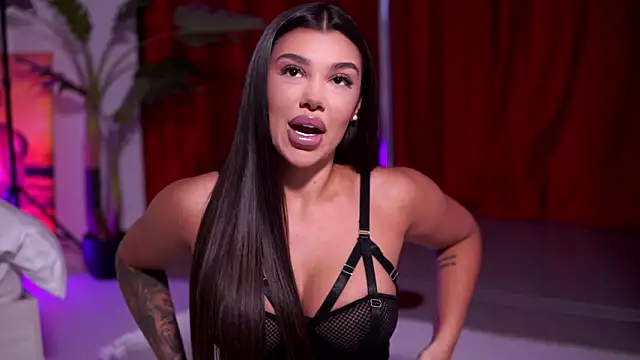 NatyDesiree online show from February 1, 2026, 7:23 pm