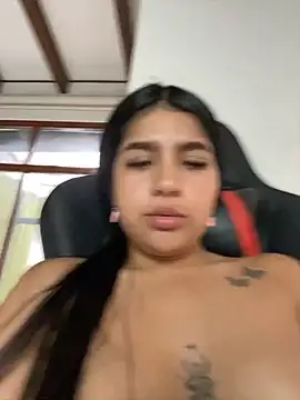 Snapshot of SaritaHot_69 chatting on February 10, 2025, 7:17 pm SaritaHot 69 online show from February 10, 2025, 7:17 pm