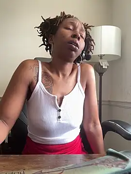 Snapshot of LeyaHoneybuns chatting on March 13, 2025, 4:12 pm LeyaHoneybuns online show from March 13, 2025, 4:12 pm