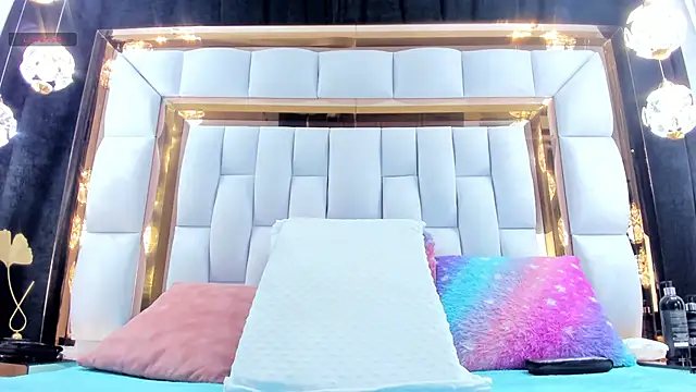 RileySweett online show from September 18, 2025, 11:45 am