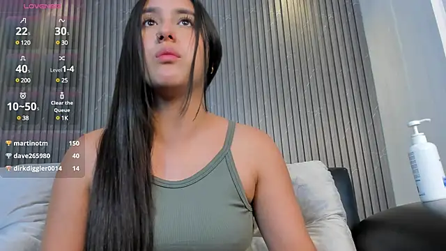 paulina sweett  online show from March 22, 2025, 3:42 pm