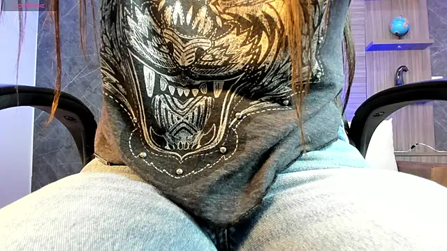 paulina sweett  online show from November 15, 2025, 10:45 am