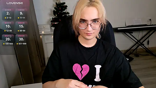 Snapshot of CuteYukiKun chatting on December 22, 2025, 12:57 pm CuteYukiKun online show from December 22, 2025, 12:57 pm