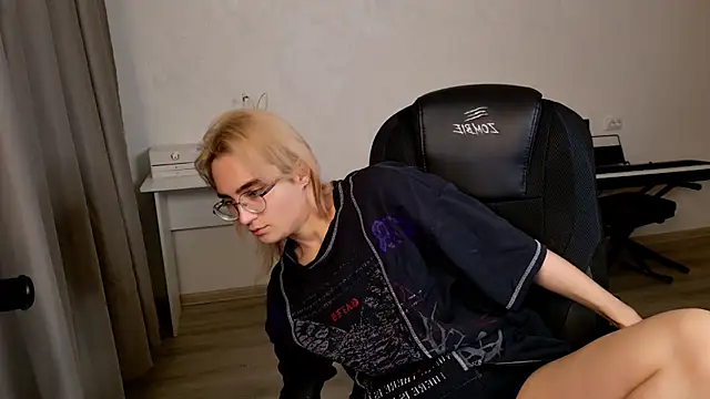 Snapshot of CuteYukiKun chatting on January 9, 2026, 1:30 am CuteYukiKun online show from January 9, 2026, 1:30 am