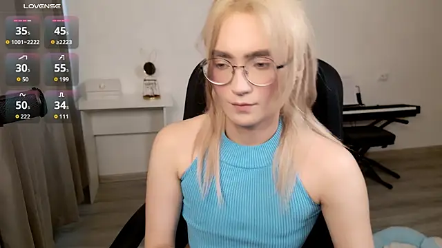 Snapshot of CuteYukiKun chatting on February 16, 2026, 10:00 am CuteYukiKun online show from February 16, 2026, 10:00 am