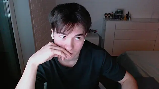 MarkusDean online show from November 25, 2025, 3:56 pm