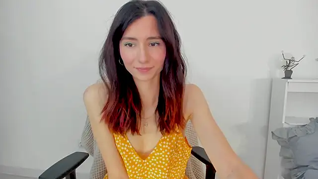 Snapshot of crystalnut chatting on November 9, 2025, 4:11 am crystalnut online show from November 9, 2025, 4:11 am