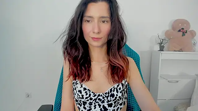 Snapshot of crystalnut chatting on November 23, 2025, 3:28 am crystalnut online show from November 23, 2025, 3:28 am