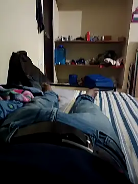 Snapshot of Boy3212 chatting on December 24, 2024, 4:30 pm Boy3212 online show from December 24, 2024, 4:30 pm