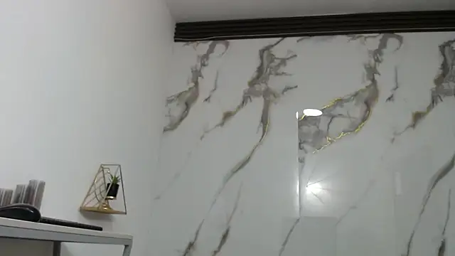 Lindsey8 online show from April 1, 2026, 1:41 pm