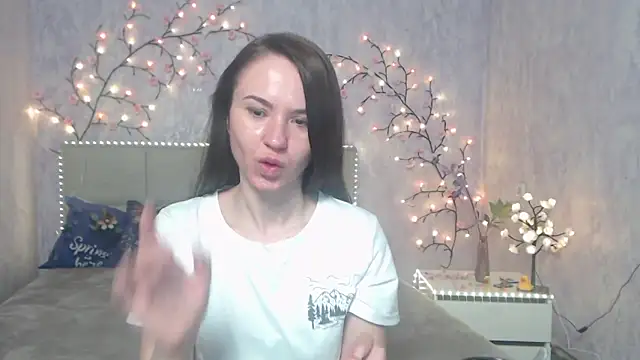 KaraCriegs online show from May 1, 2026, 6:12 pm